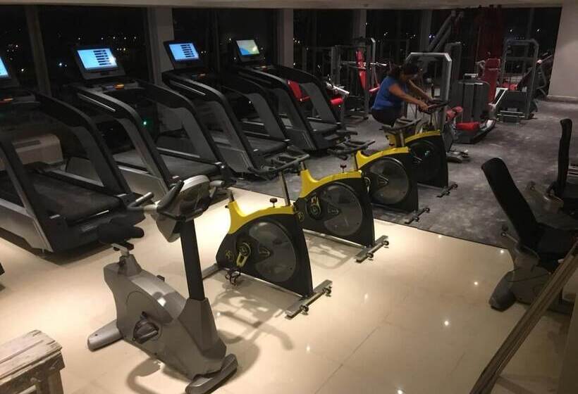 ホテル Golden Tree