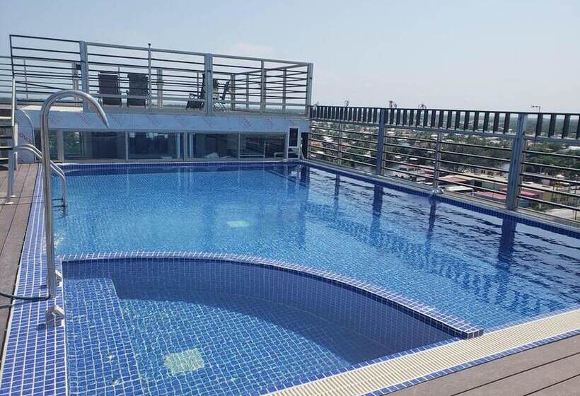 ホテル Golden Tree