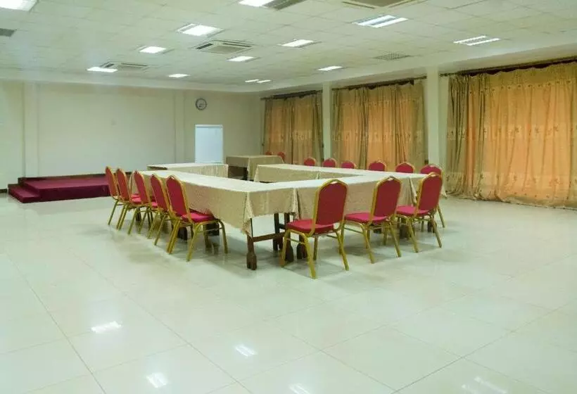 Kayegi Hotel Mbale