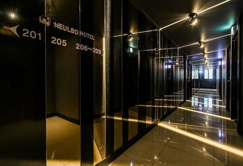 مُتل Busan Sasang Namuneulbo