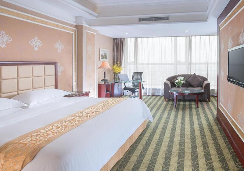 Vienna Hotel Songgang Yanchuan Road