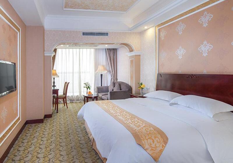 Vienna Hotel Songgang Yanchuan Road