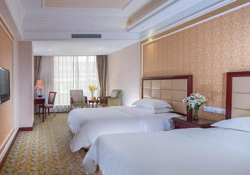 Vienna Hotel Songgang Yanchuan Road