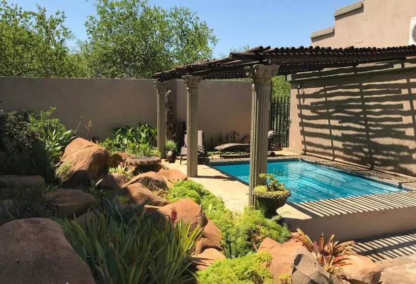 Retkeilymaja Komati Kruger Villas