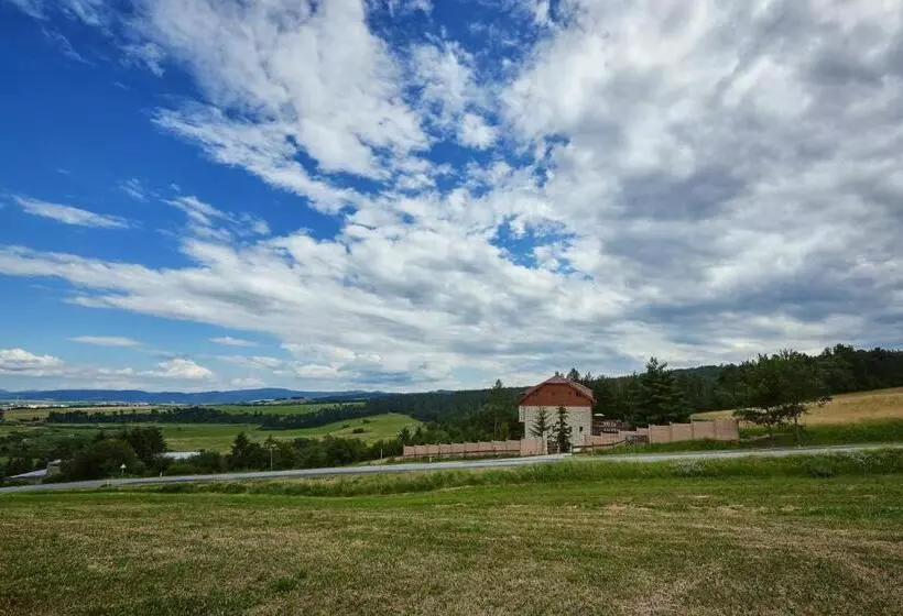 Aamiaismajoitus (B&B) Villa Lupu