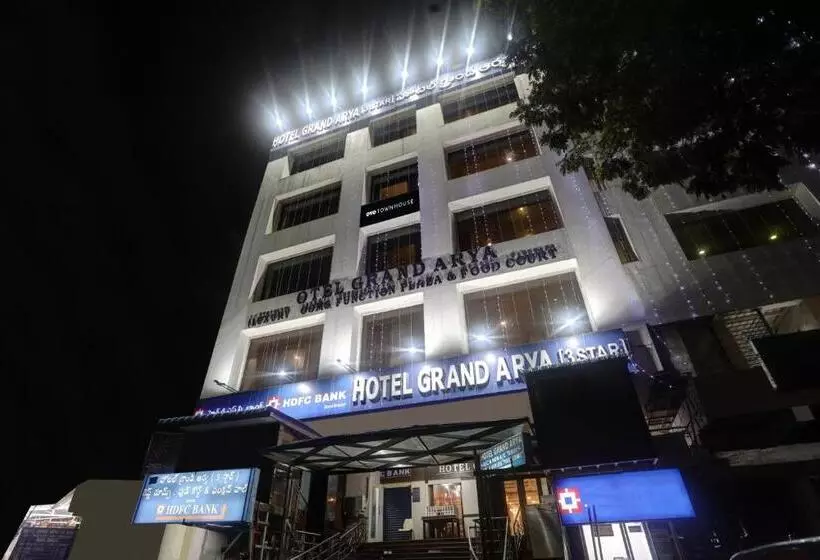 ホテル Townhouse Eluru
