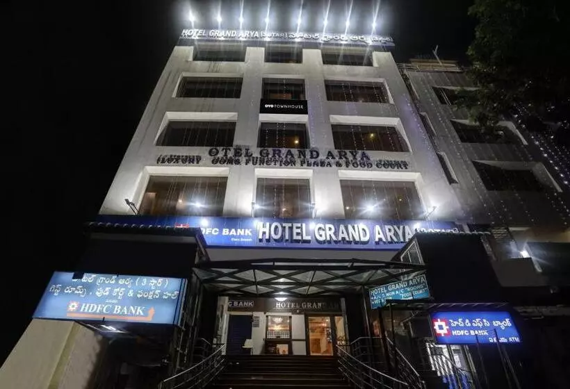 ホテル Townhouse Eluru