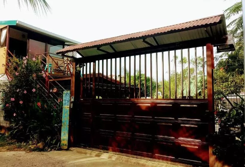 Majatalo Jaco Surf Beachbungalow