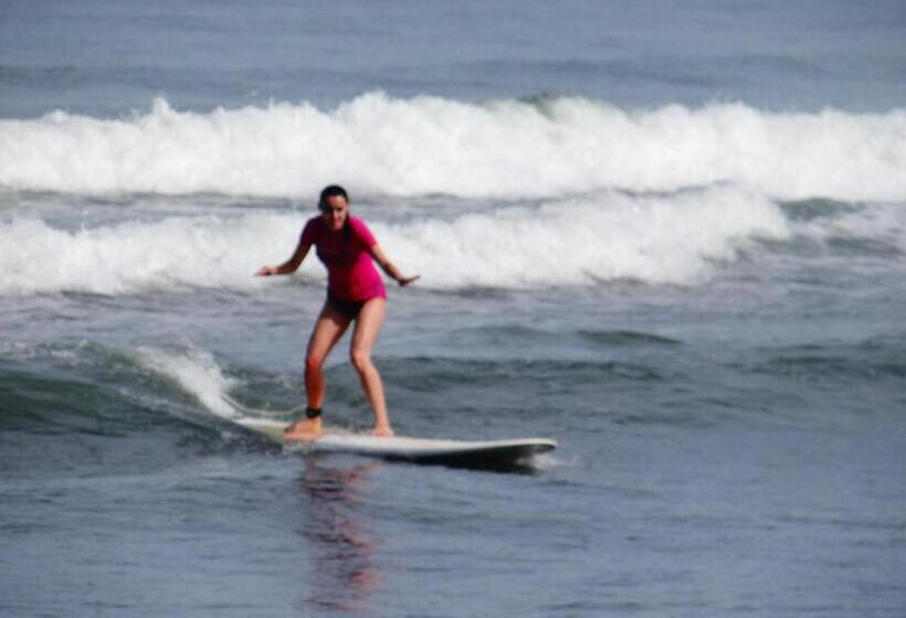 پانسیون Jaco Surf Beachbungalow