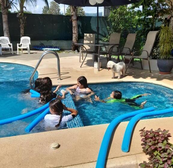 پانسیون Jaco Surf Beachbungalow