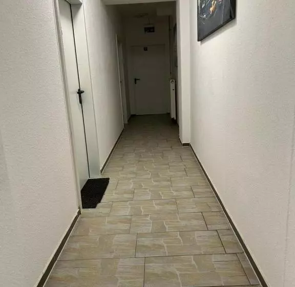 ペンション Expresszimmervermietung