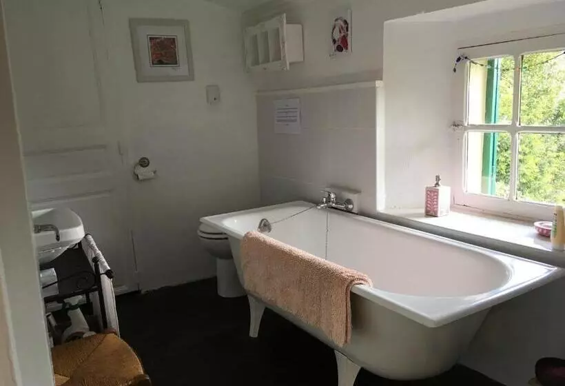 B&b At No3