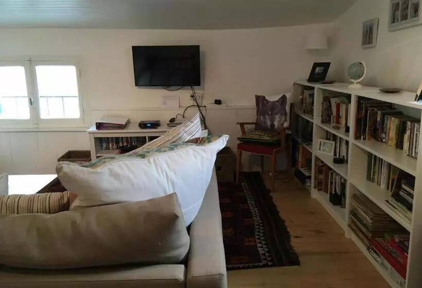 B&b At No3