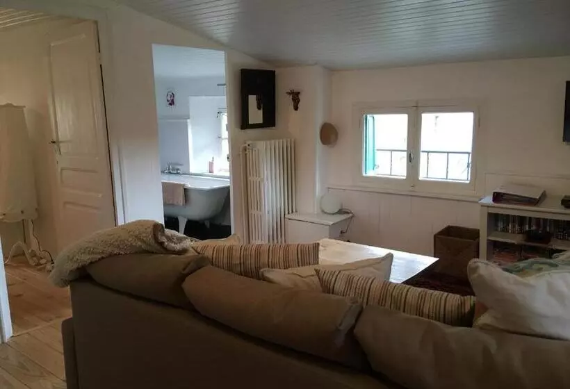 B&b At No3