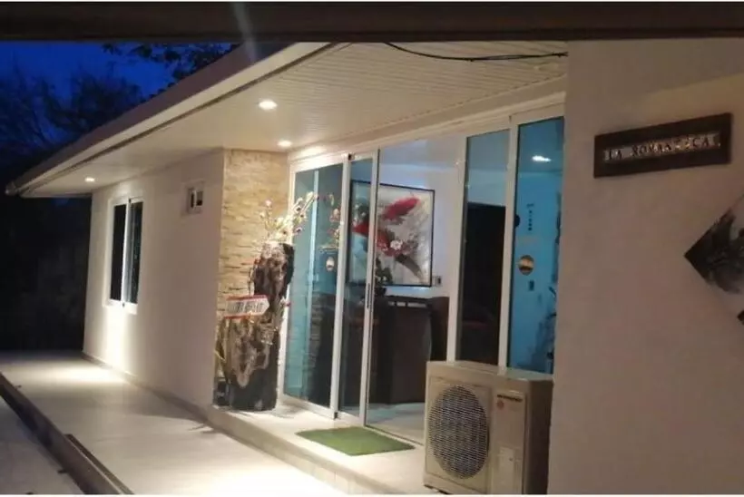 تختخواب و صبحانه La Romantica