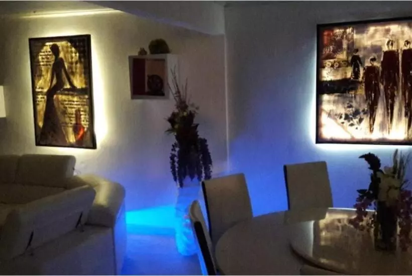 تختخواب و صبحانه La Romantica