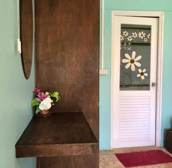 Koh Ngai Kaimuk Thong Resort