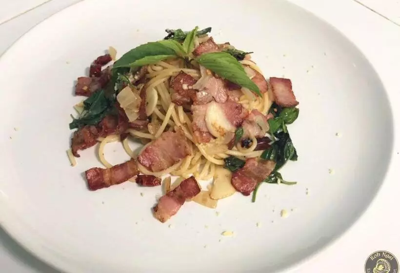 Koh Ngai Kaimuk Thong Resort