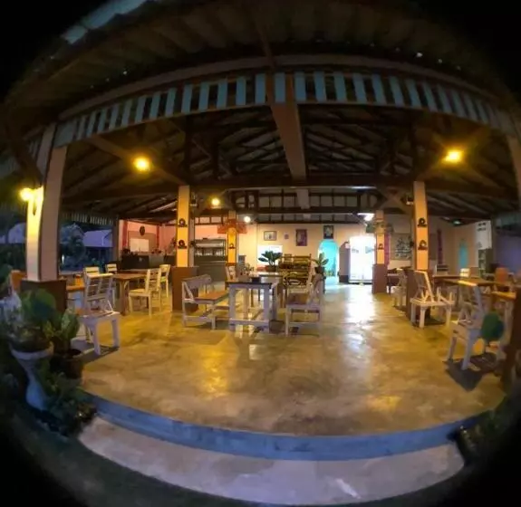 Koh Ngai Kaimuk Thong Resort