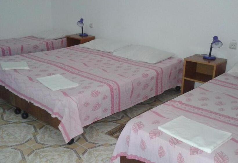 פנסיון Vila Lucky