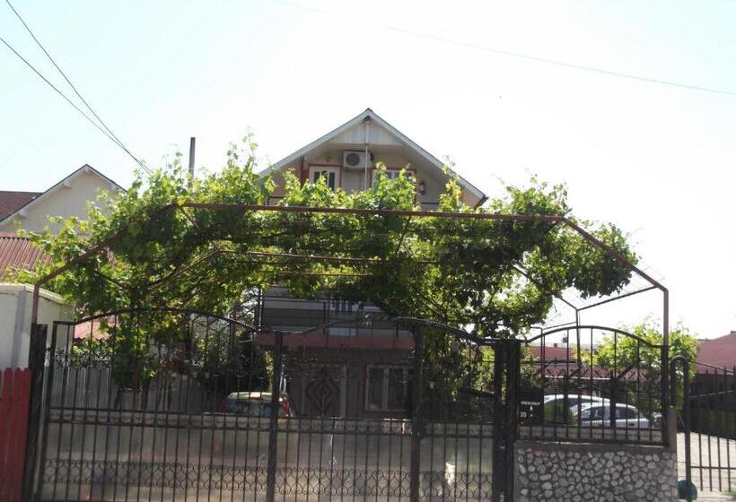 פנסיון Vila Lucky