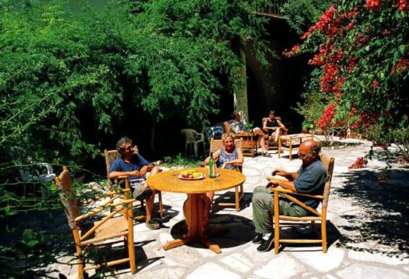 مبيت وإفطار Antony S Garden House