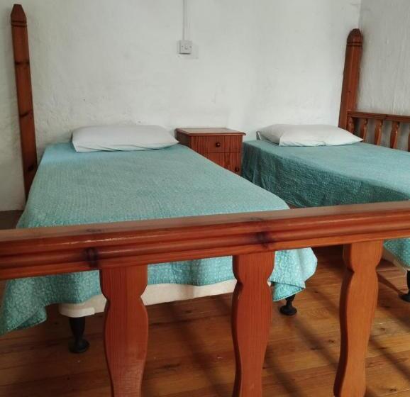 مبيت وإفطار Antony S Garden House