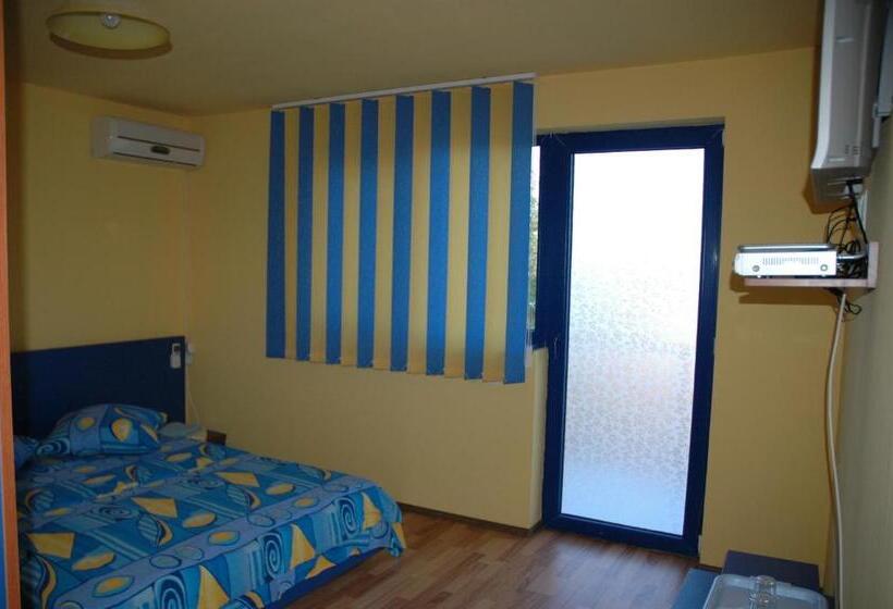 住宿加早餐  Pension Puiu