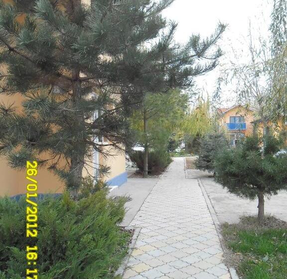 住宿加早餐  Pension Puiu