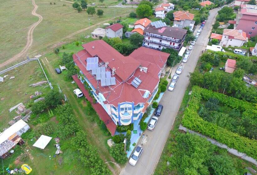 Family Hotel Sinemoretz