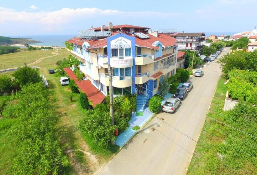 Family Hotel Sinemoretz