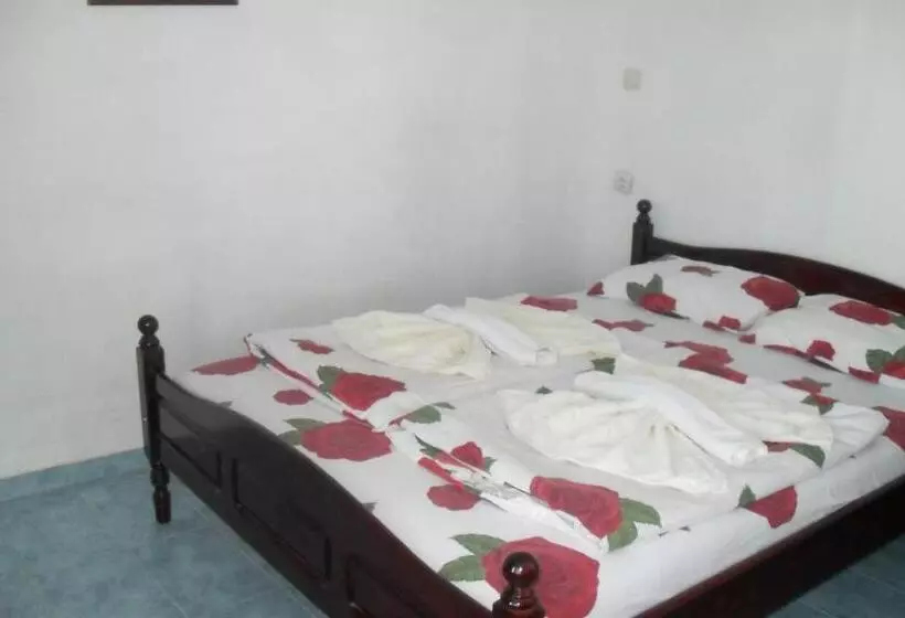 Family Hotel Sinemoretz