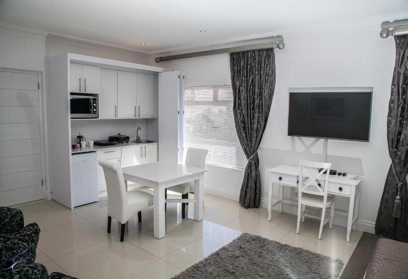 膳宿费 Peacehaven On Sea