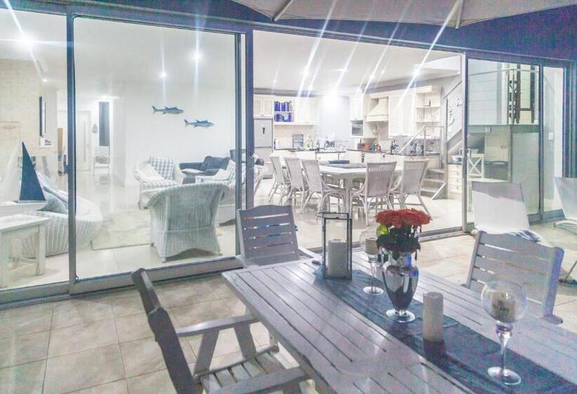 膳宿费 Peacehaven On Sea