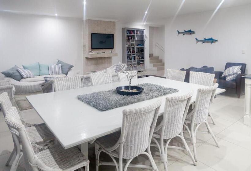 膳宿费 Peacehaven On Sea