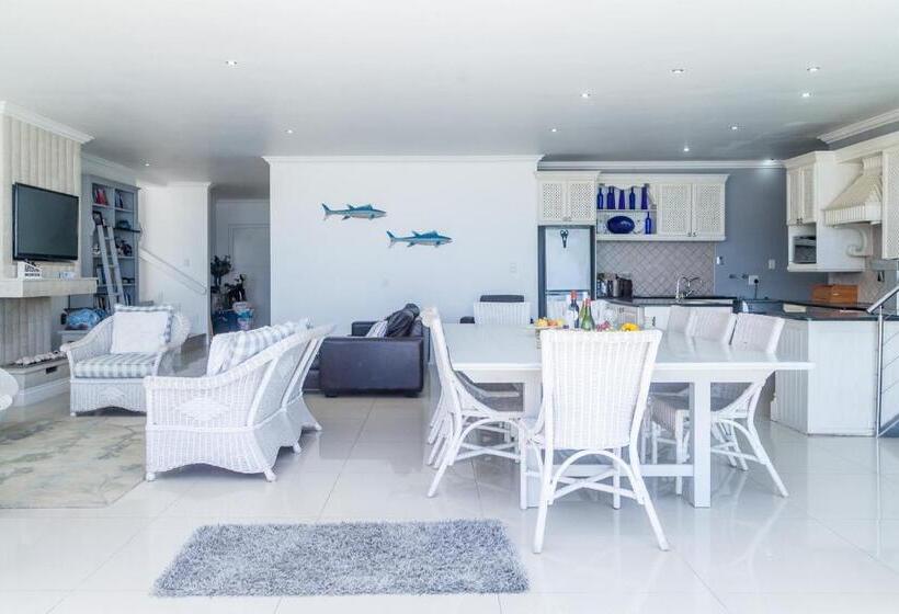 膳宿费 Peacehaven On Sea