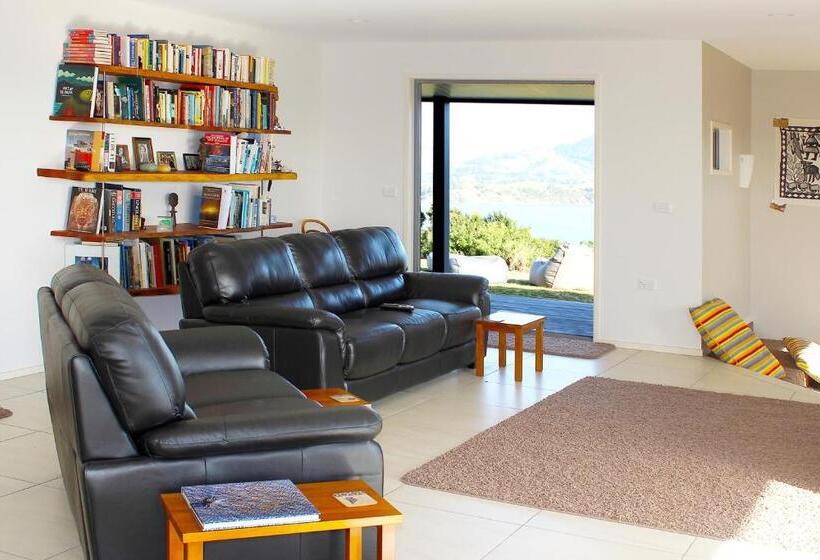 膳宿费 Taratara Whangaroa