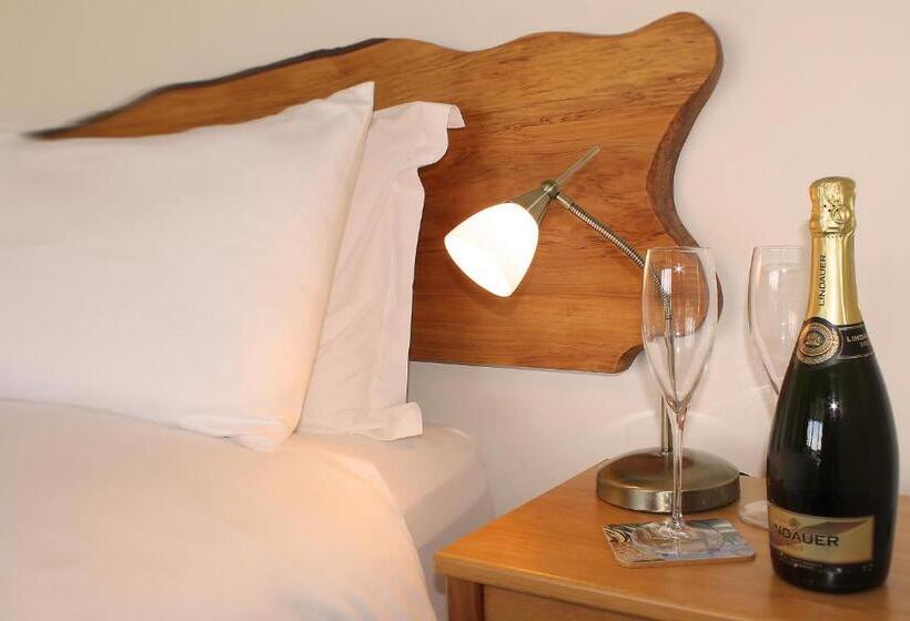 膳宿费 Taratara Whangaroa