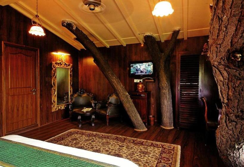 The Tree House Resort