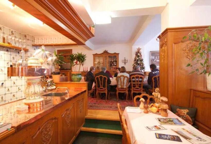 ペンション Burg