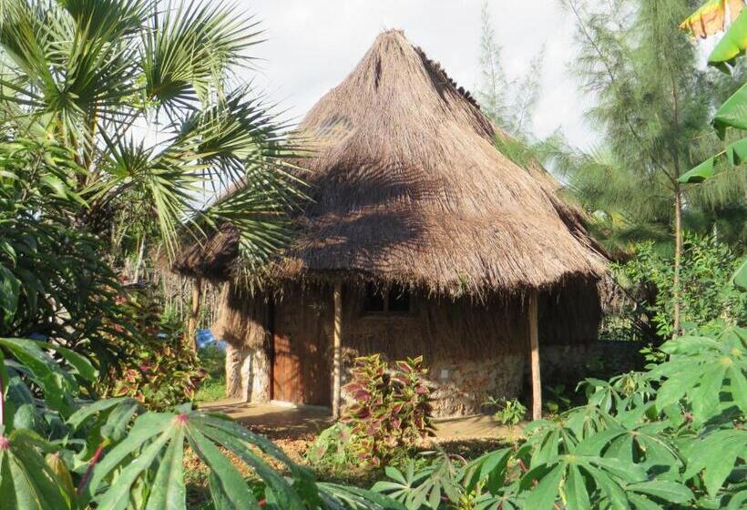 تختخواب و صبحانه Bahati Diani House Glamping