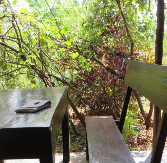 تختخواب و صبحانه Bahati Diani House Glamping