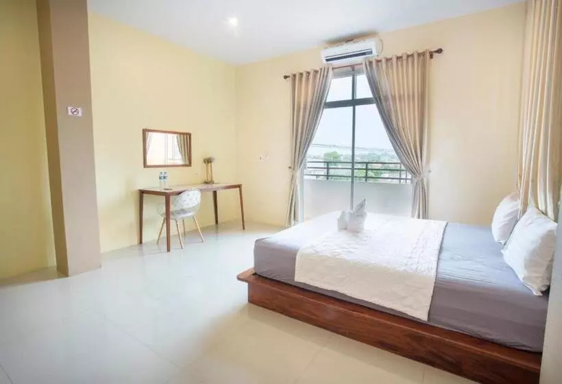 هتل Aura Residence