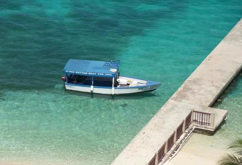 هتل Deadend Cottages