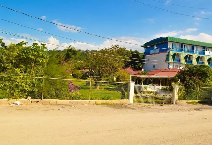 هتل Deadend Cottages