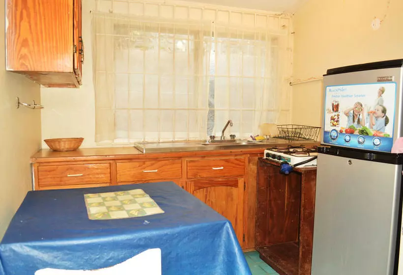 هتل Deadend Cottages