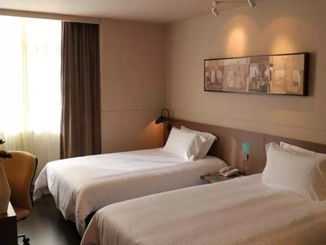 Hotelli Jinjiang Inn Select Xining West Wusi Road New Hualian Square