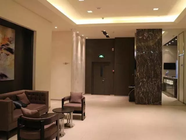 Hotelli Jinjiang Inn Select Xining West Wusi Road New Hualian Square