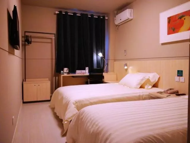 ホテル Jinjiang Inn Shanghai Baoshan Gongfu Xincun Hulan Road Subway Station
