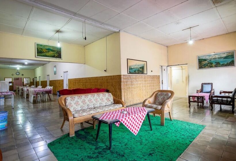 בית מלון כפרי Jogja Bukittinggi